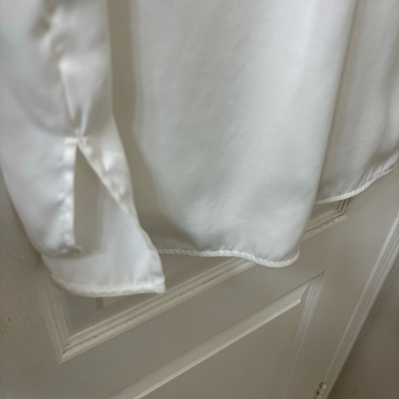 H&M Sheer Size 4 Cream Blouse - Picture 14 of 16